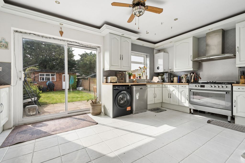 Property photo 3 of 20