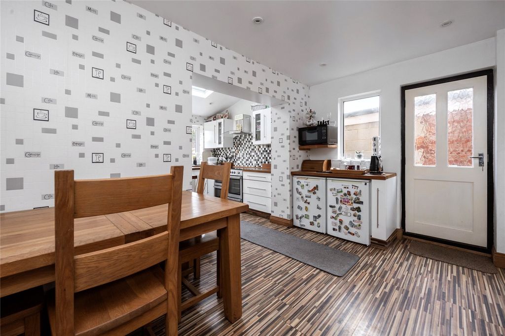 Property photo 2 of 17 Picture No. 05