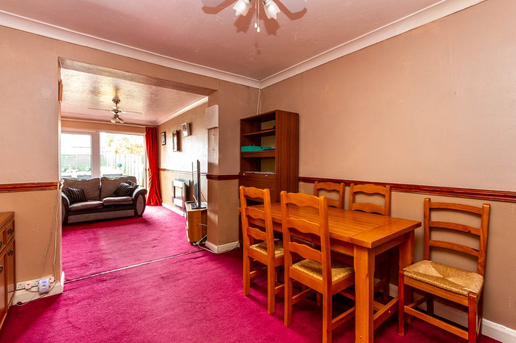 Property photo 3 of 13 Lounge/Dining Room