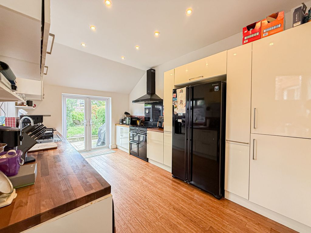 Property photo 2 of 22