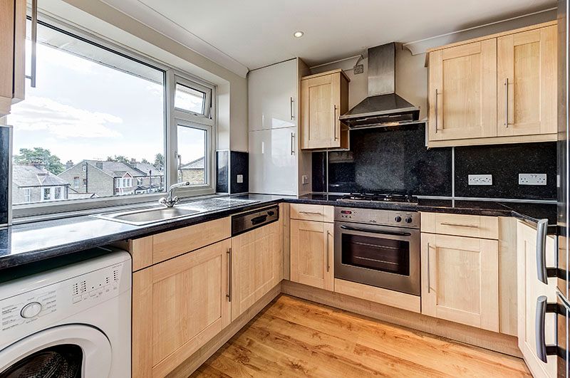 Property photo 3 of 6 Kitchen