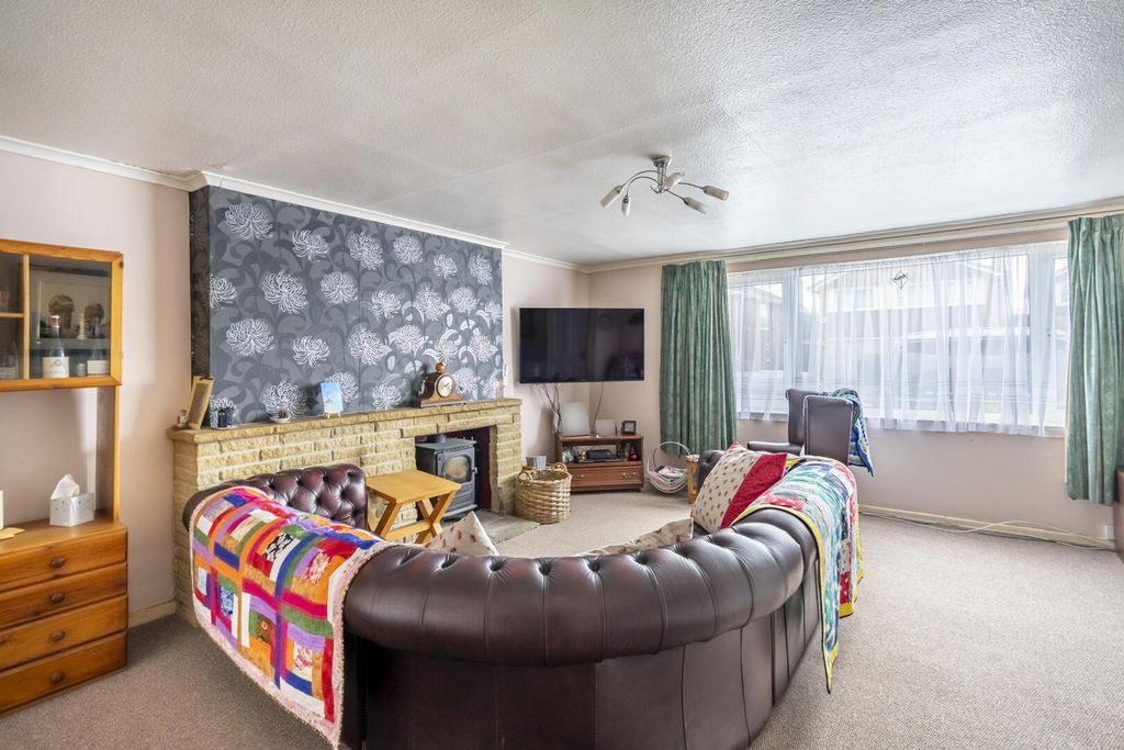 Property photo 2 of 17 Living Room