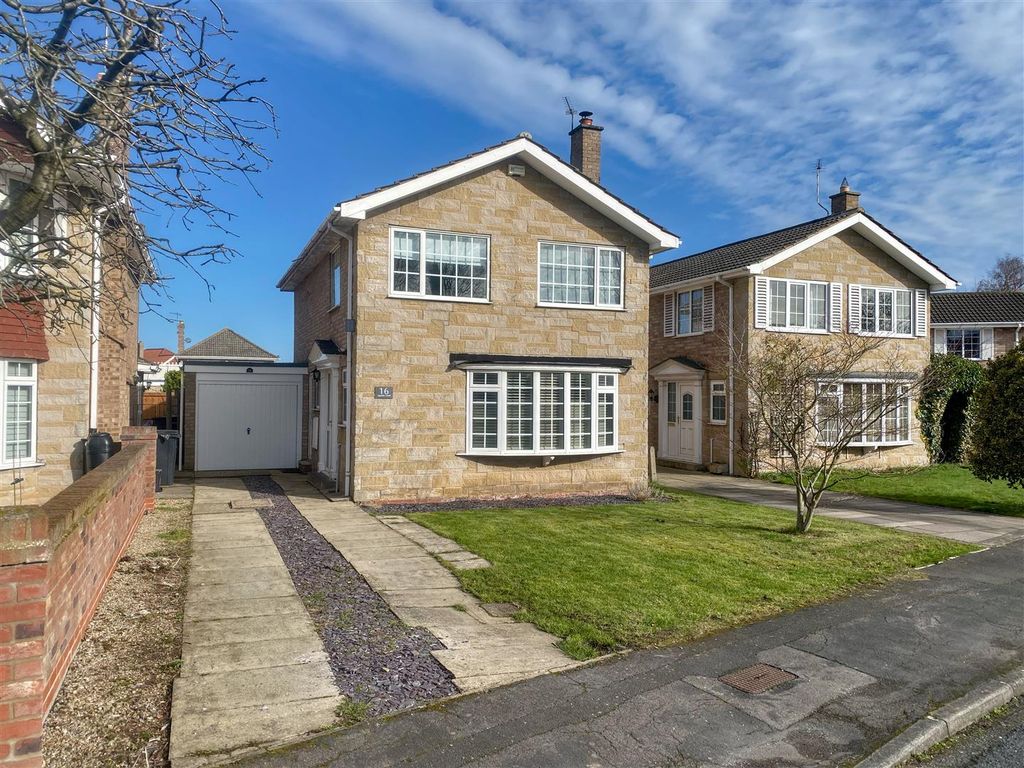Property photo 1 of 18 External