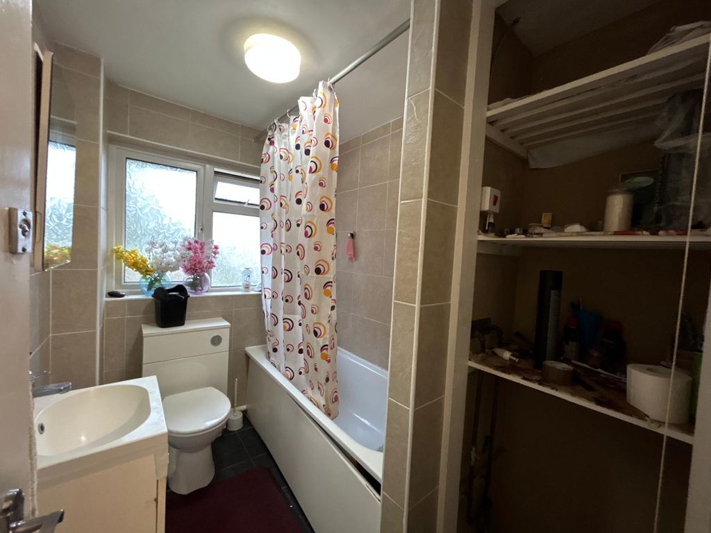Property photo 3 of 7 Gallery