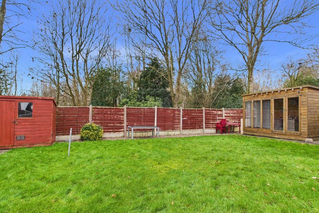 Property photo 3 of 18 Garden