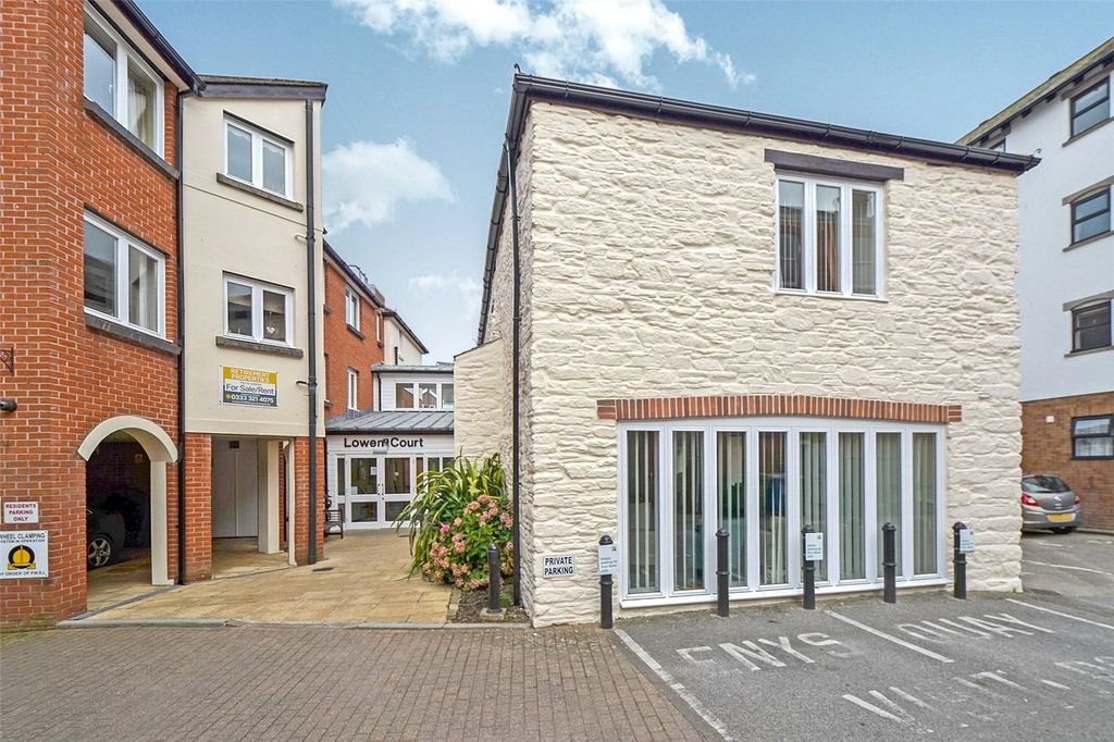 Property photo 1 of 11 Front