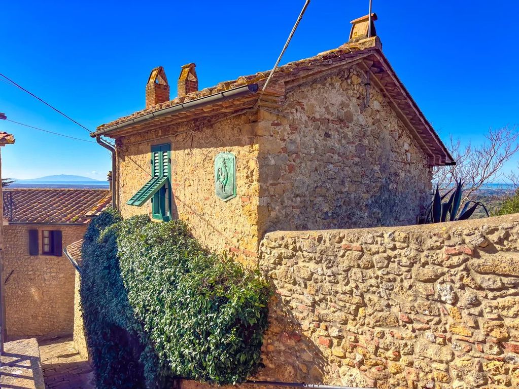 Property photo 3 of 28