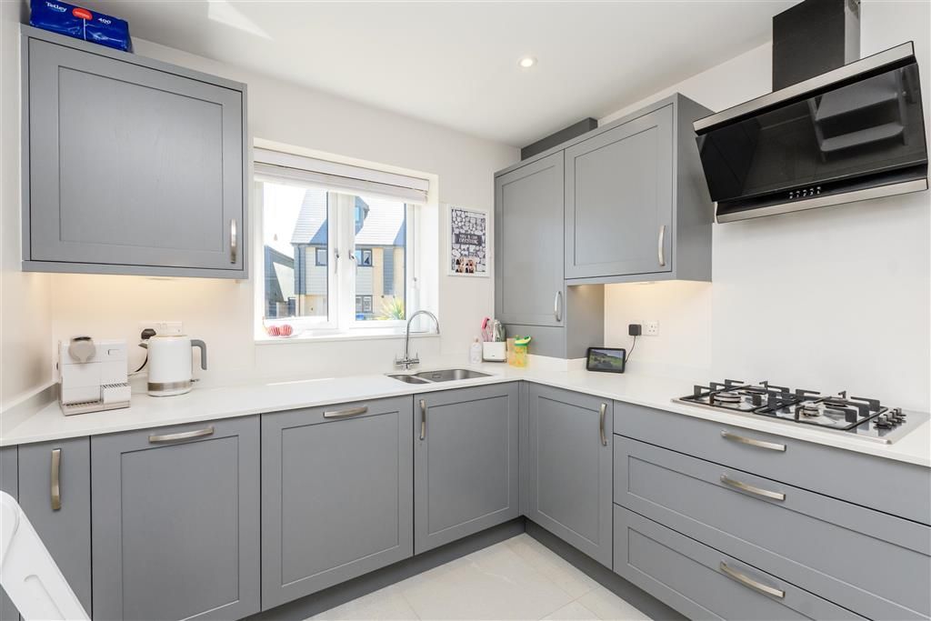 Property photo 3 of 12 Kitchen