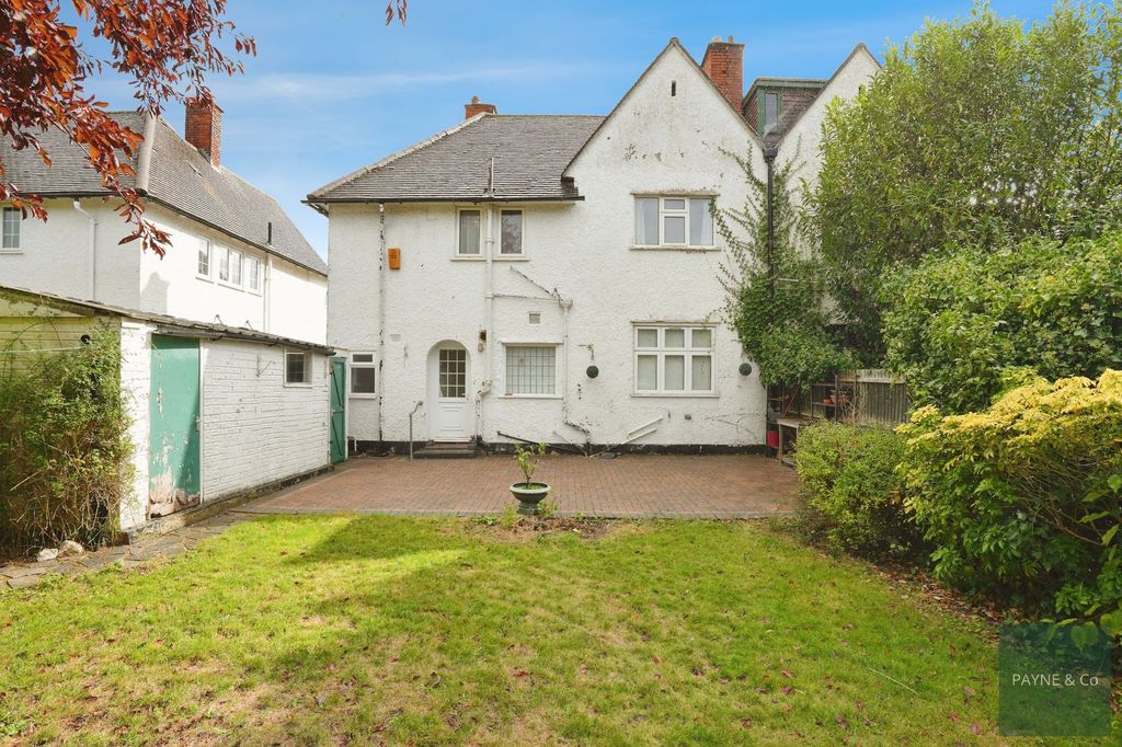 Property photo 2 of 27
