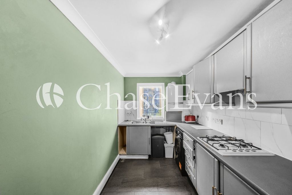 Property photo 3 of 14 Kitchen