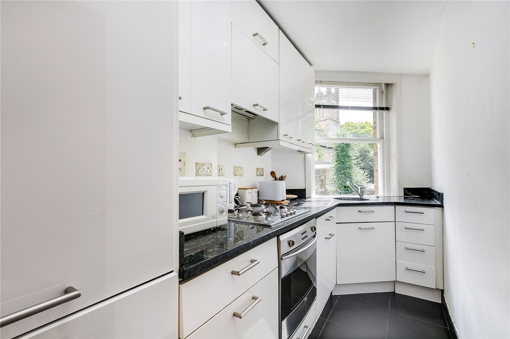 Property photo 3 of 7
