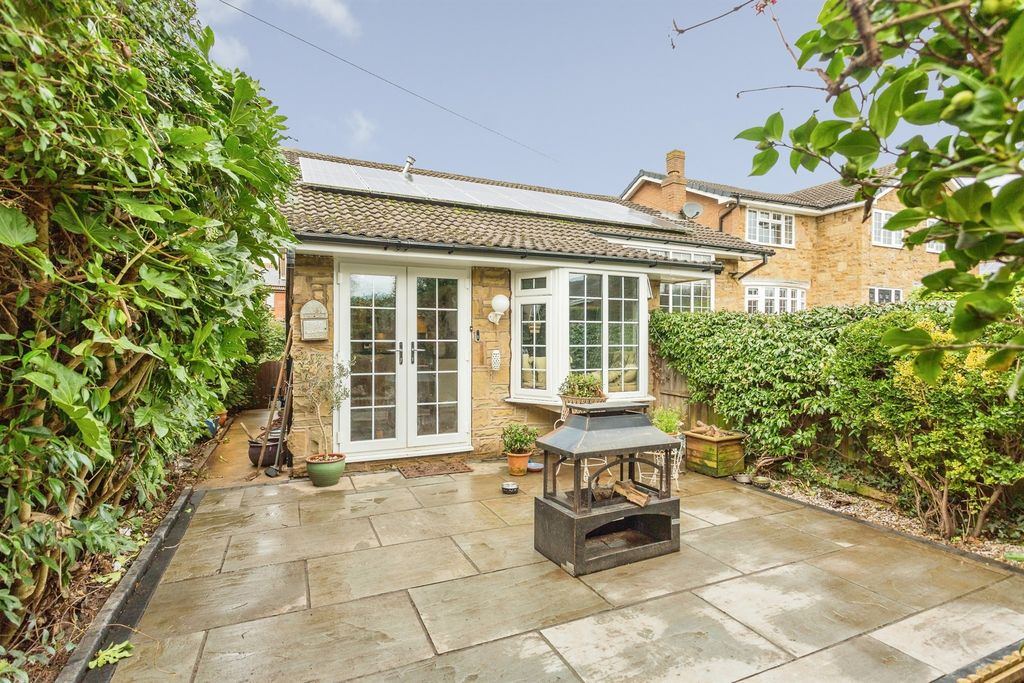 Property photo 2 of 20