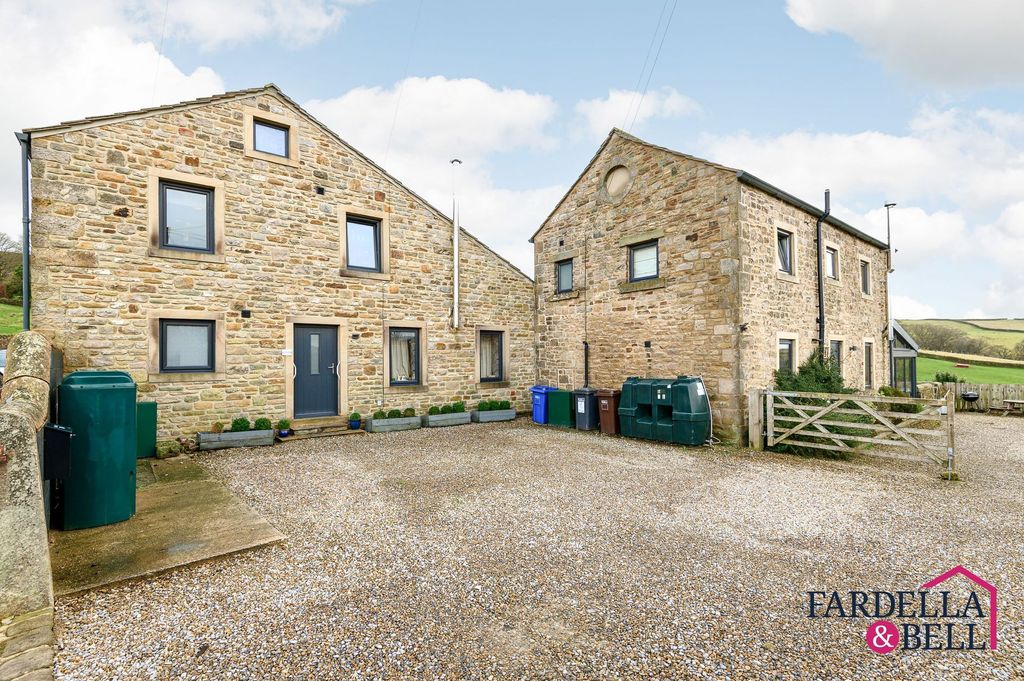 Property photo 1 of 26