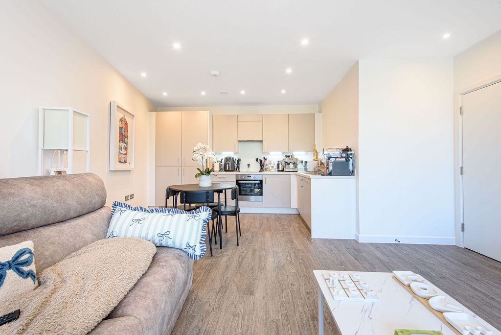 Property photo 1 of 12