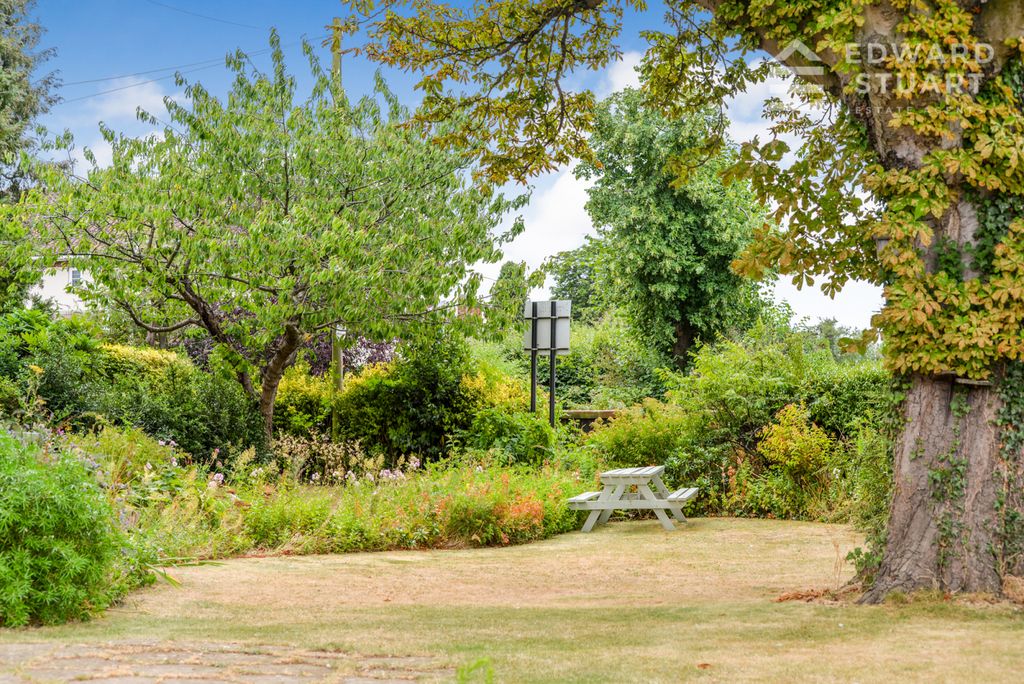Property photo 3 of 19 Gallery
