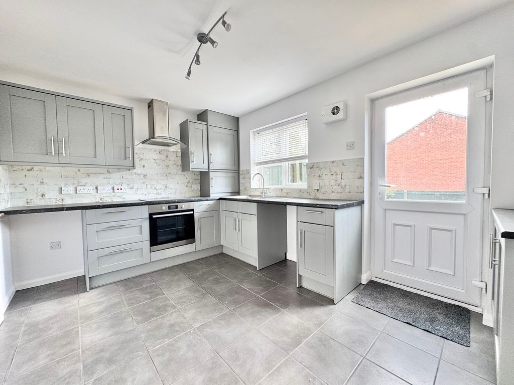Property photo 2 of 12 Photo 9