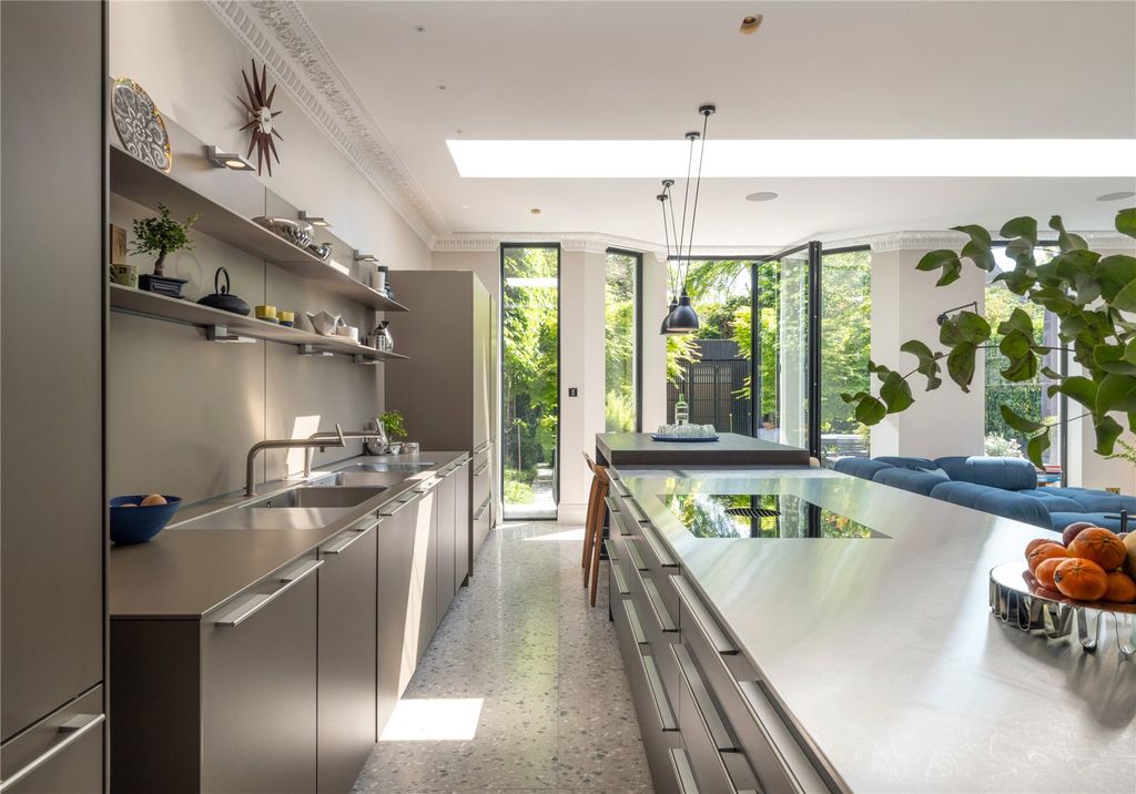 Property photo 2 of 23 Kitchen