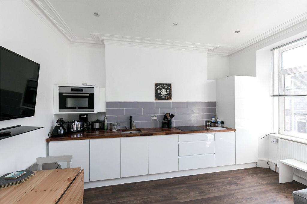 Property photo 3 of 9 Photo 3