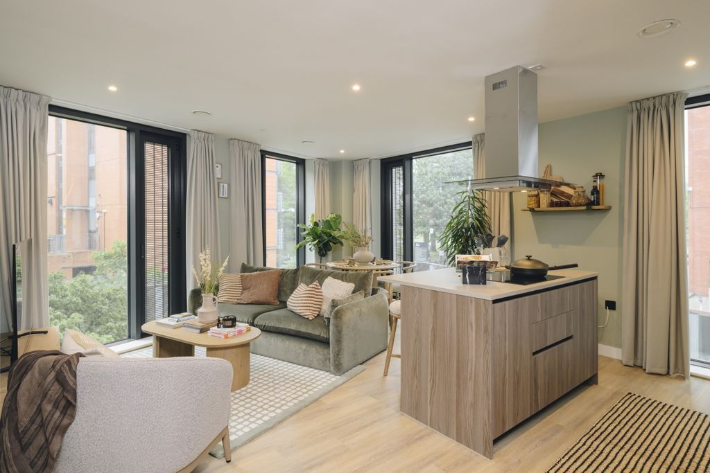 Property photo 1 of 13 20
