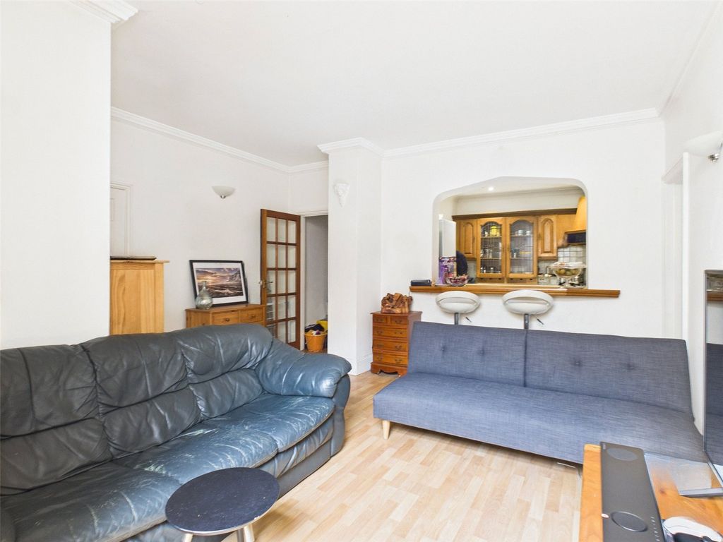 Property photo 2 of 12 Lounge
