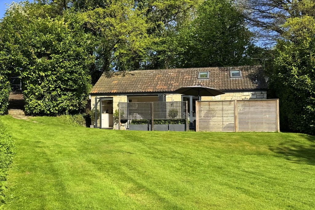 Property photo 2 of 42
