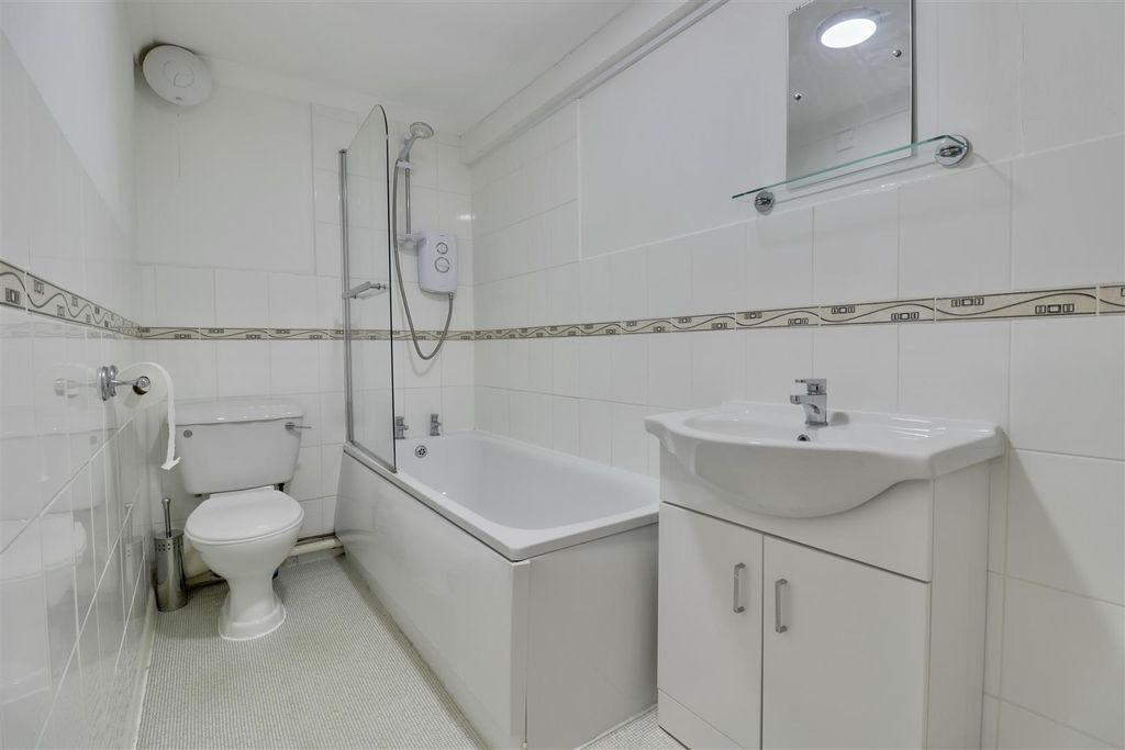 Property photo 1 of 12 Ae16E503-0Ba6-4E7F-9101-1447Bf2A9D56_1_201_A.Jpeg