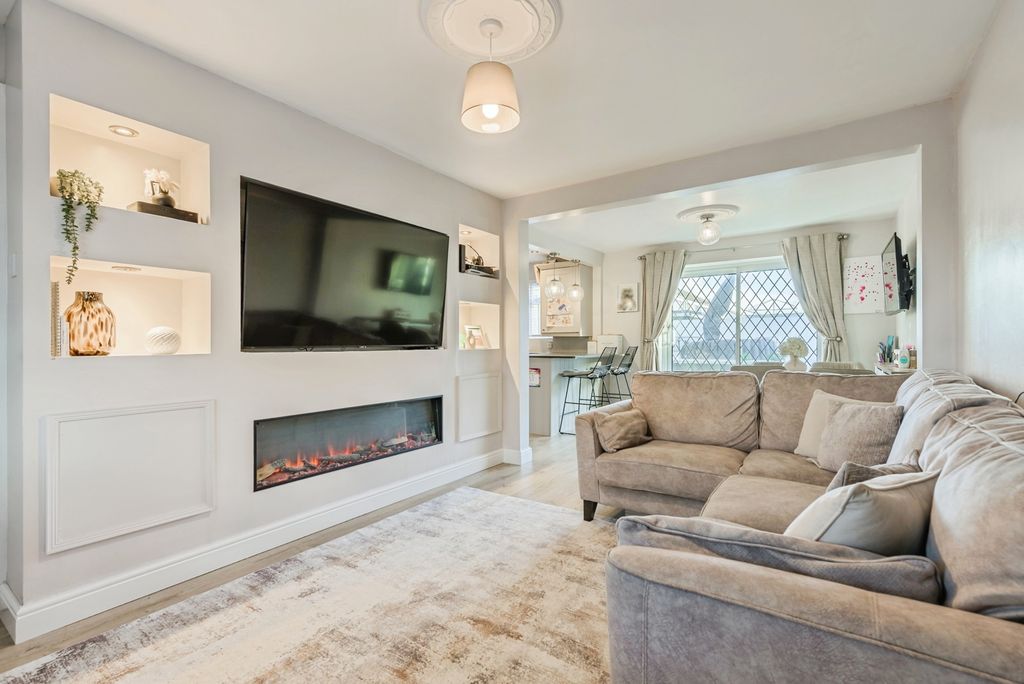 Property photo 2 of 20 Pbox-Img.Jpg