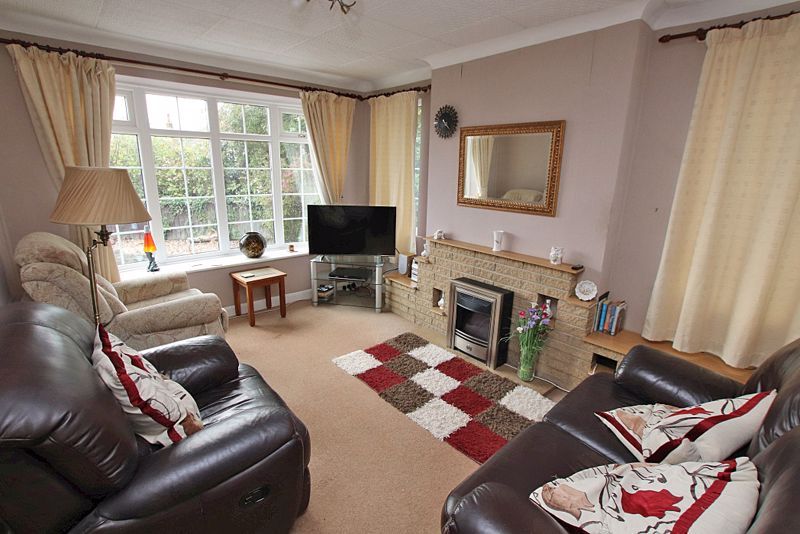 Property photo 2 of 17 Lounge