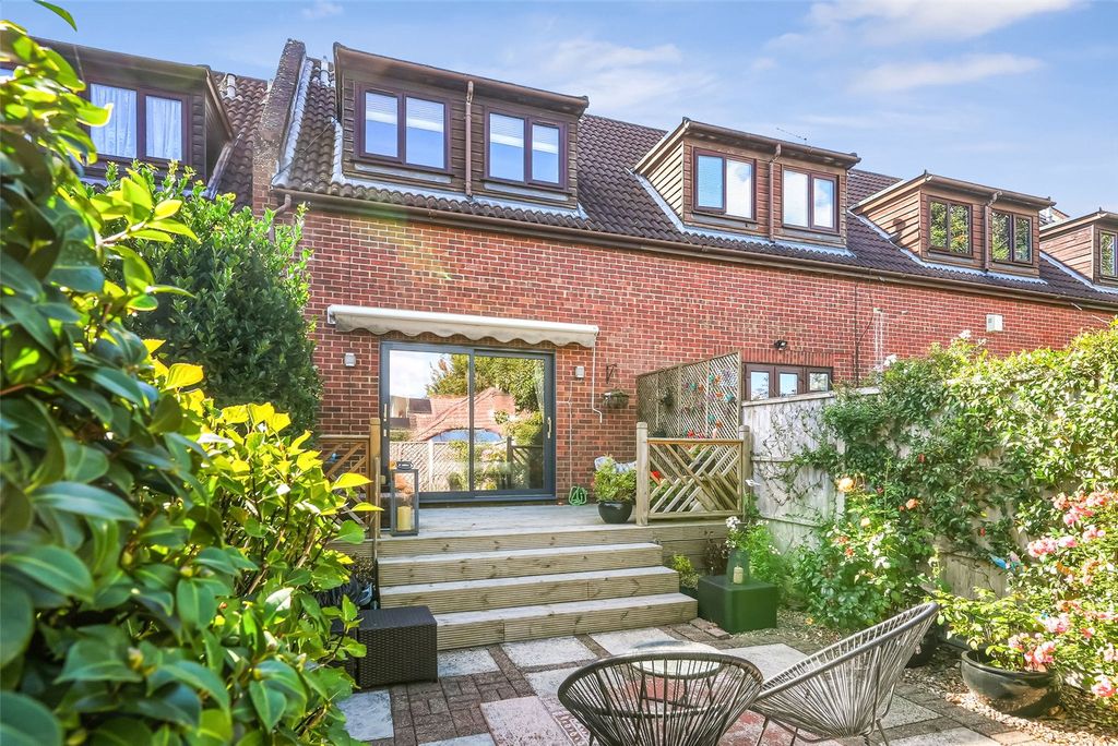 Property photo 2 of 11 Picture No. 18