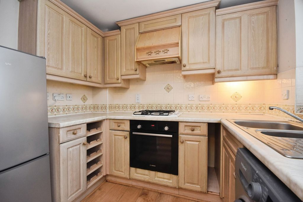 Property photo 3 of 16 Kitchen