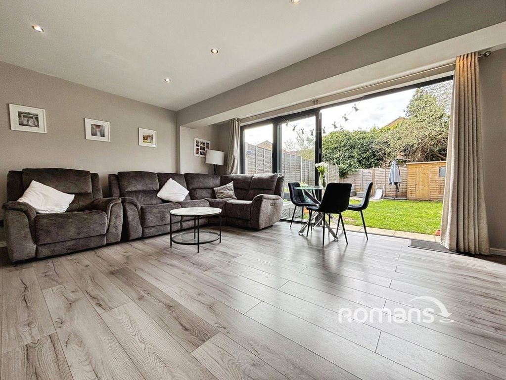 Property photo 2 of 12 Pbox-Img.Jpg