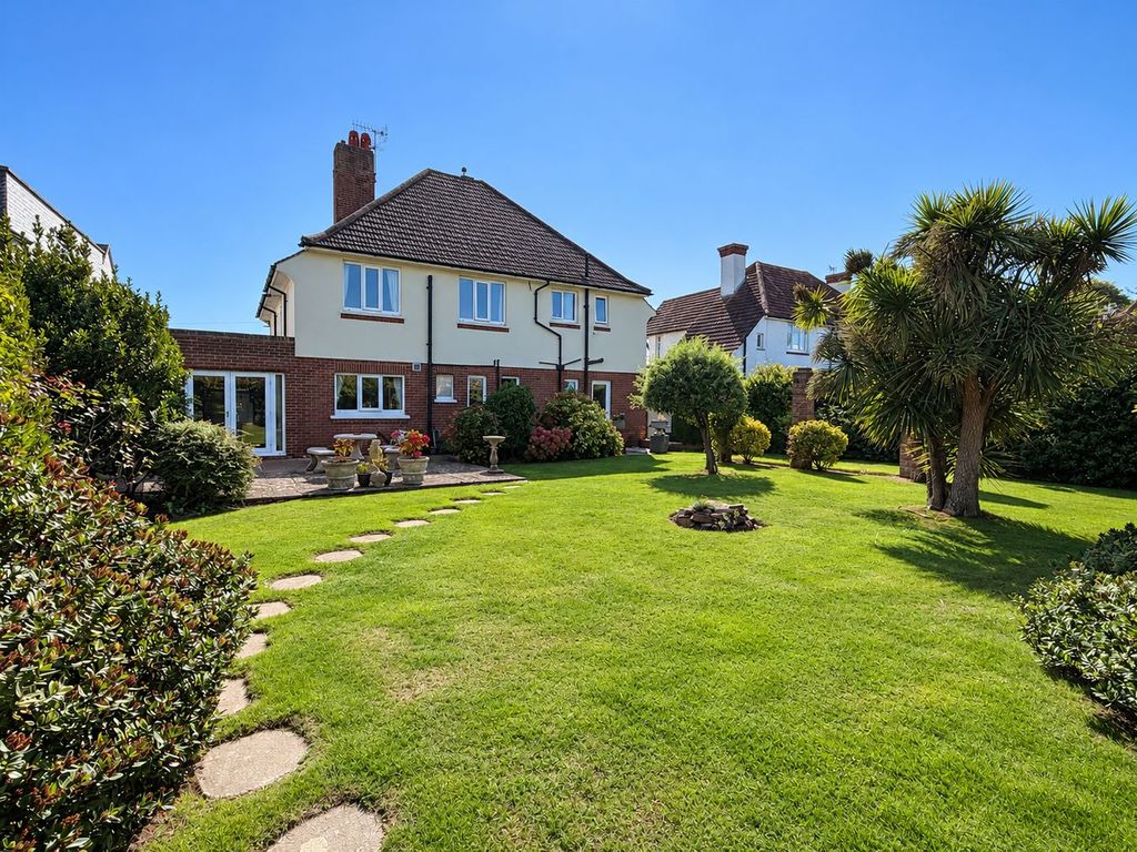 Property photo 2 of 31