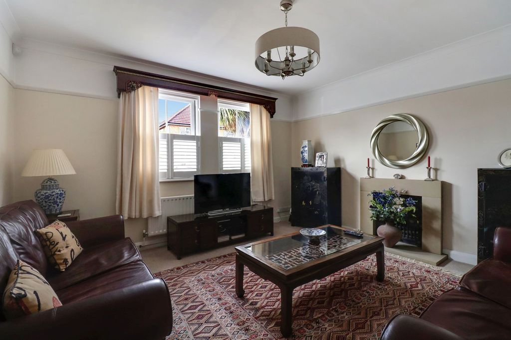 Property photo 2 of 30