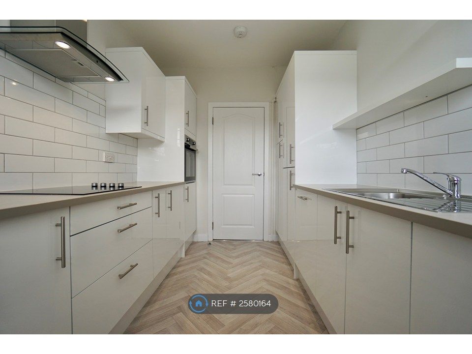 Property photo 3 of 15 Kitchen