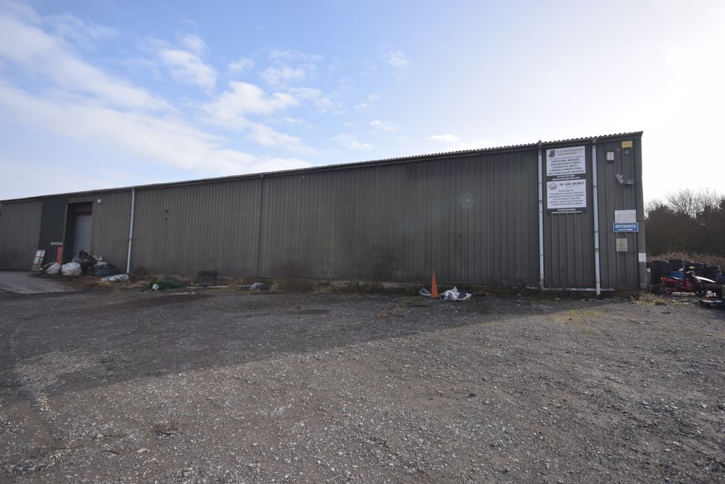 Property photo 2 of 11 Outside