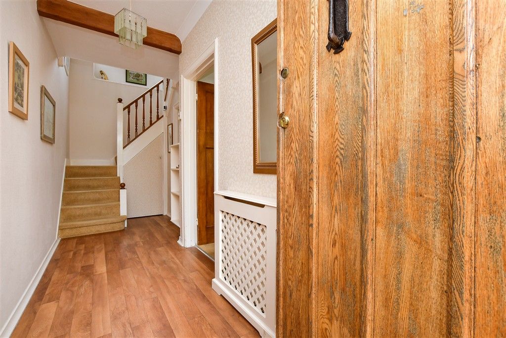 Property photo 2 of 23 Entrance Hall