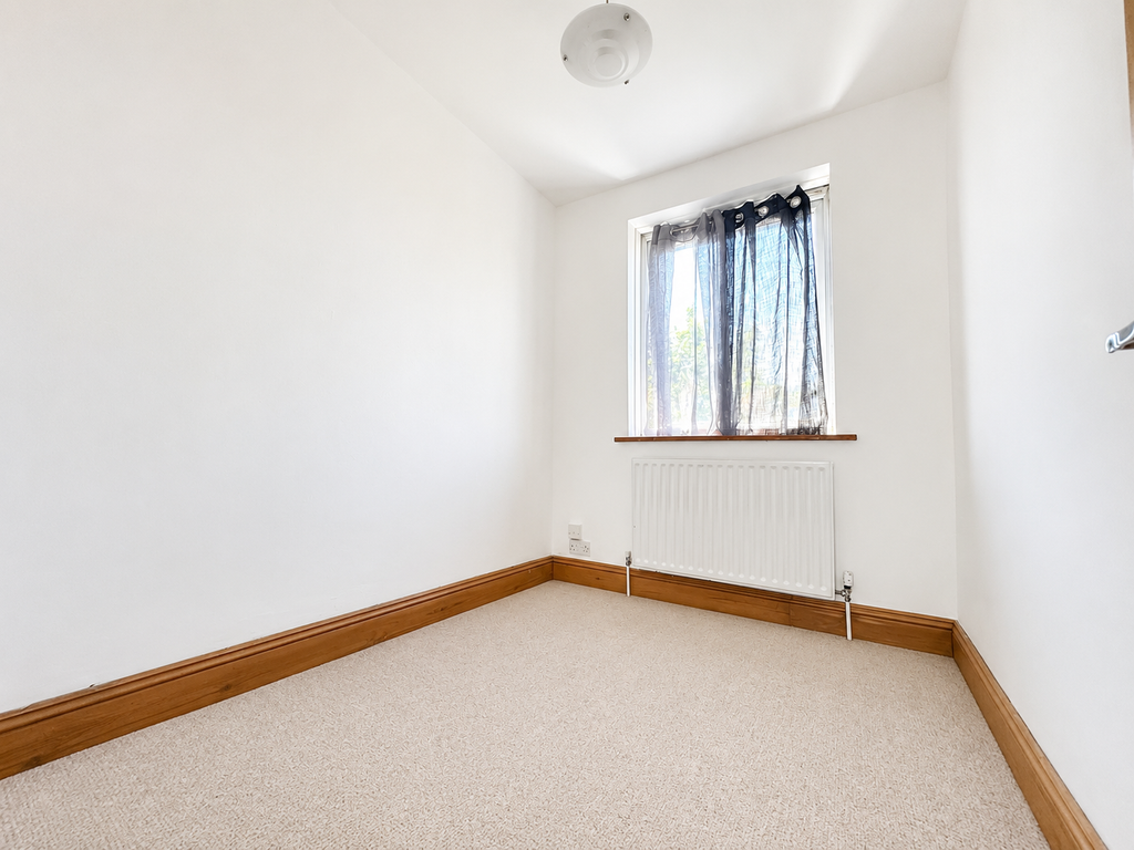 Property photo 2 of 7 Small Bedder