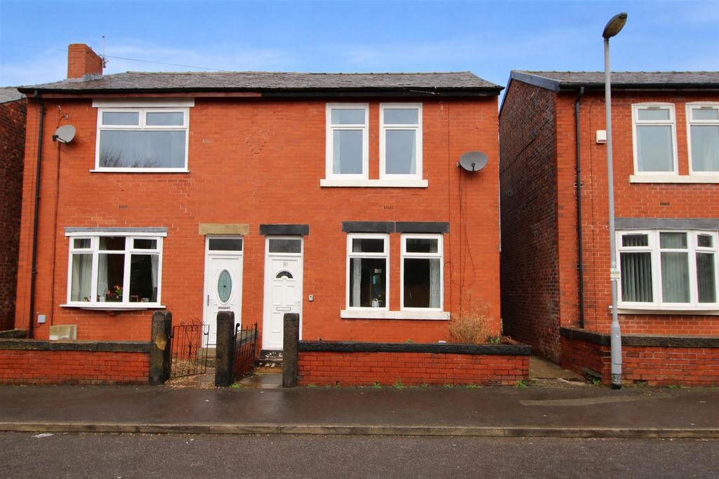 Property photo 1 of 10 Front External