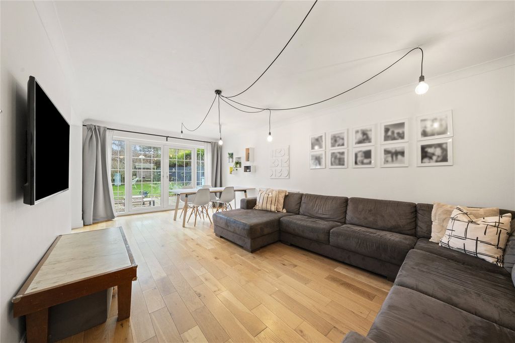 Property photo 2 of 18 Reception