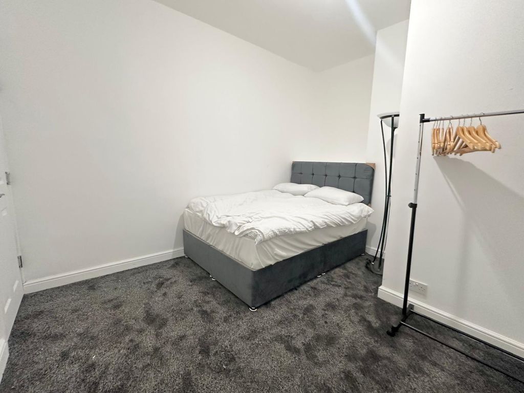 Property photo 2 of 3