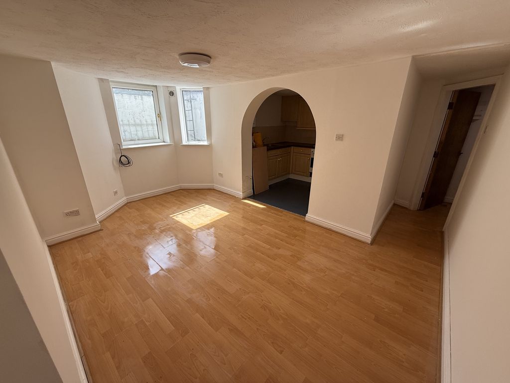 Property photo 2 of 8 Img_0212