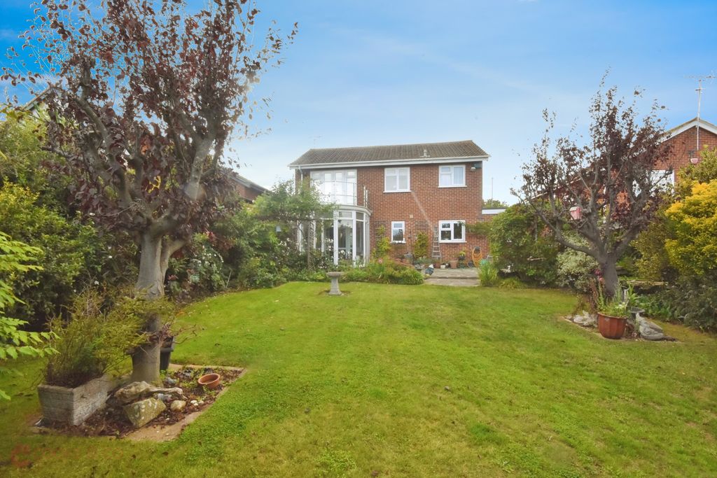 Property photo 2 of 17