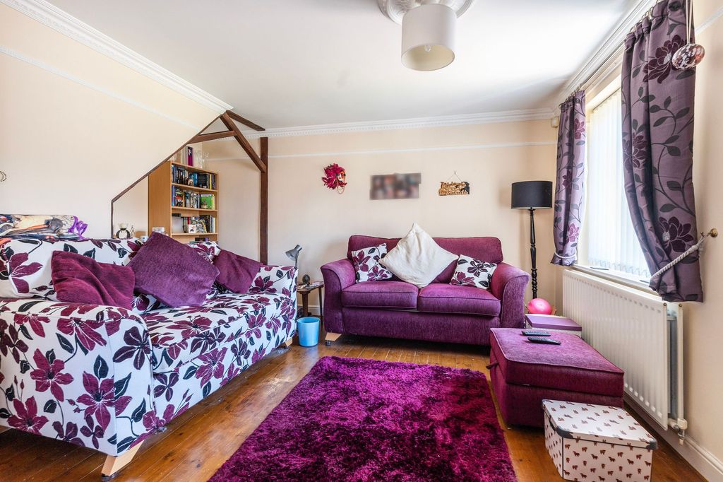 Property photo 3 of 18