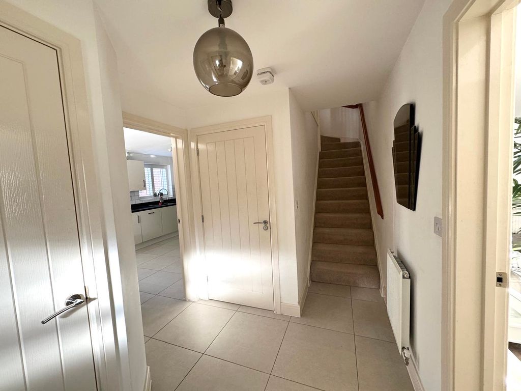 Property photo 2 of 26 E5Eca51B-A9Eb-49d3-Ab8B-Eacac6Bd8832