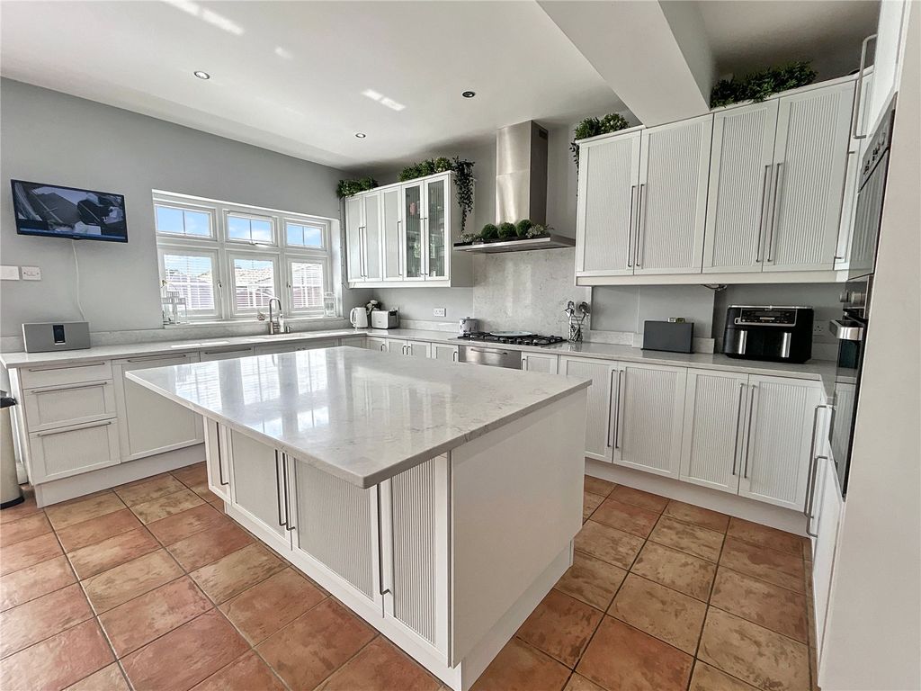 Property photo 3 of 38 Picture No. 26