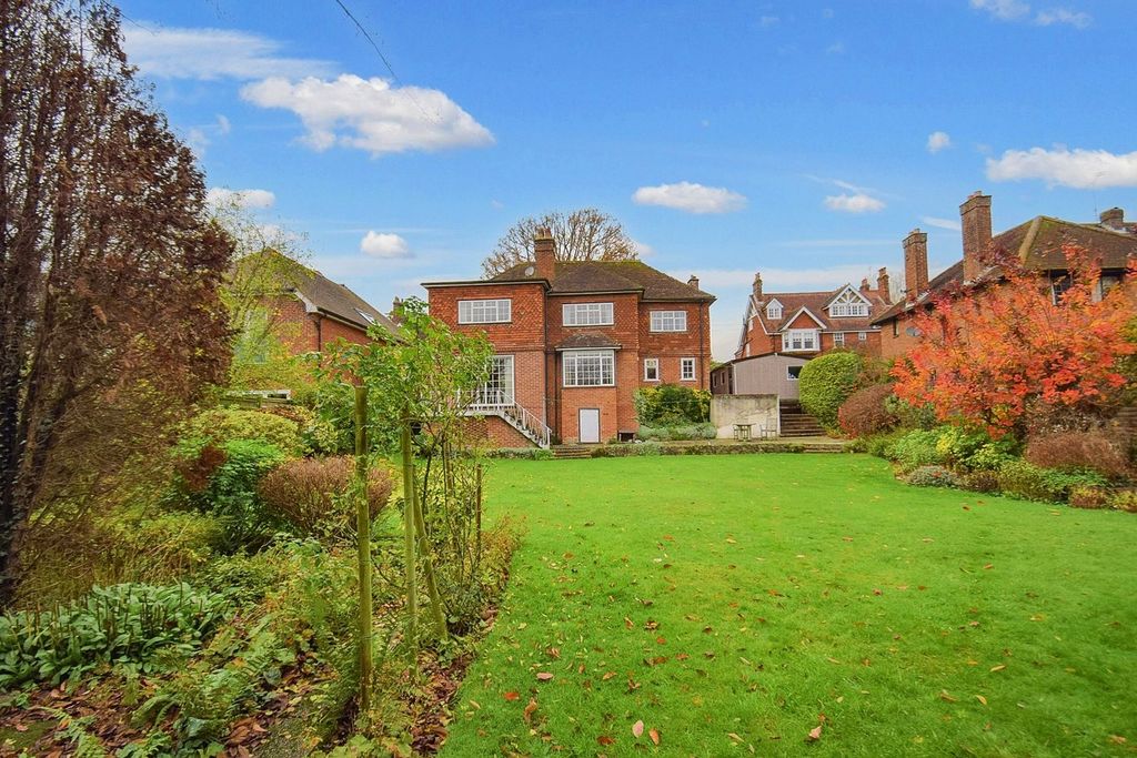 Property photo 2 of 27