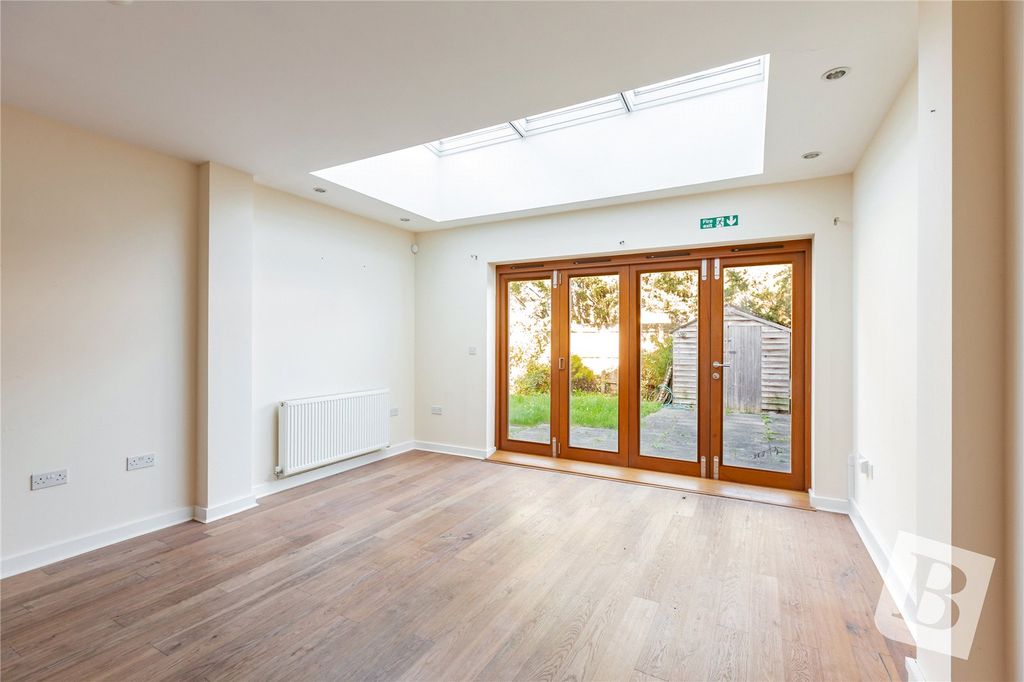 Property photo 3 of 16 Picture No. 21