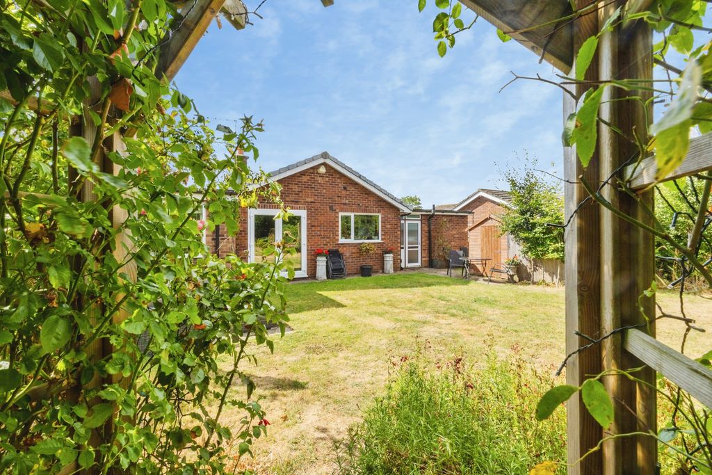 Property photo 2 of 19 2026-07-31-5Elmclose034