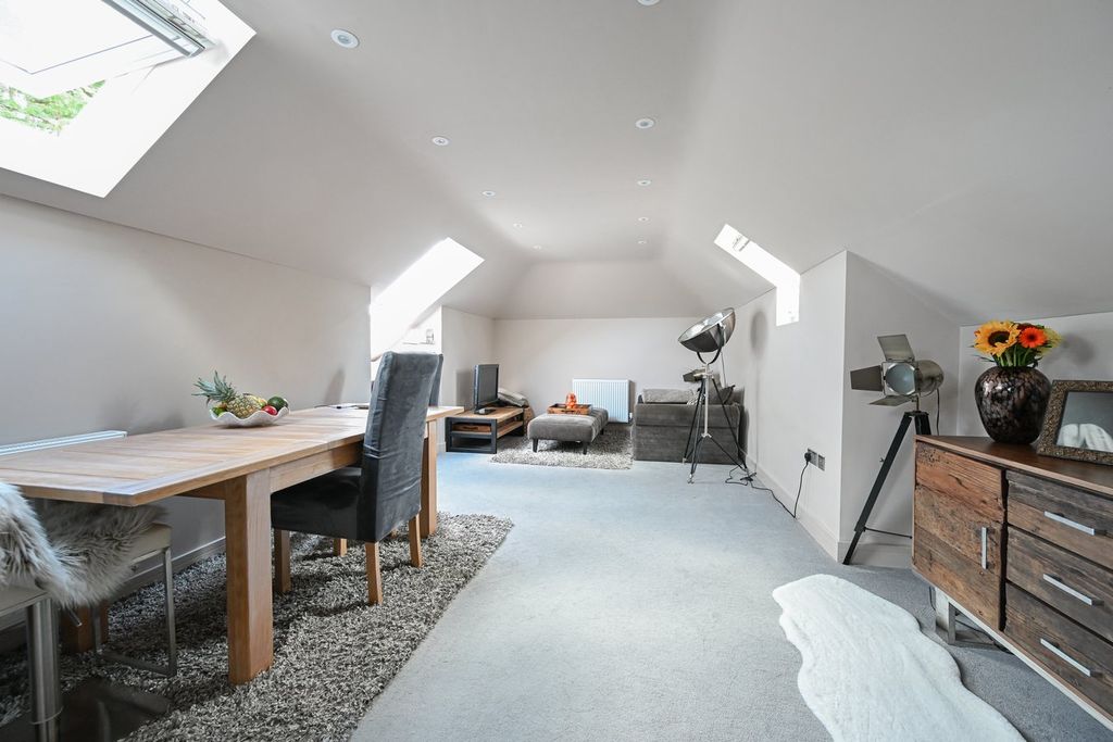Additional image 4 of 2 bed flat for saleOld Forge Close, Ringwood BH24