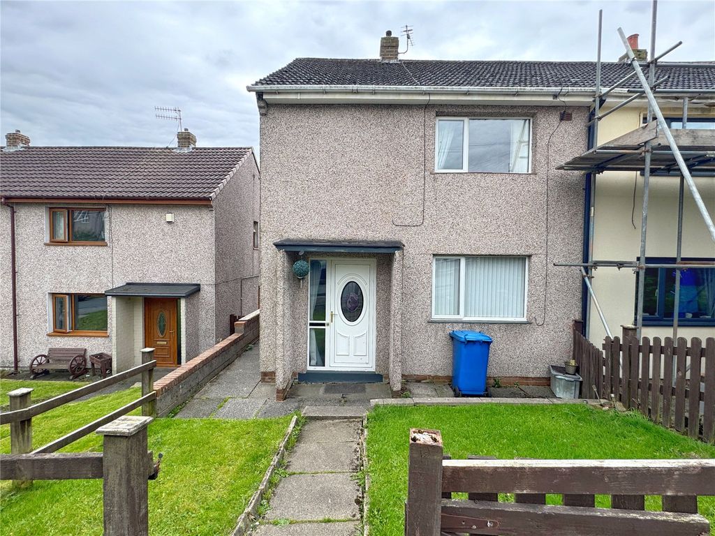 Property photo 1 of 11 Semi-Detached